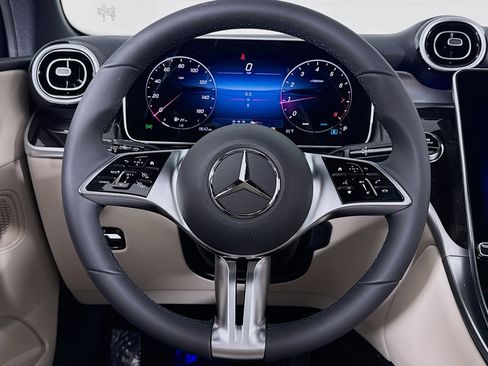 New 2026 Mercedes-Benz GLC 300 4MATIC image 17