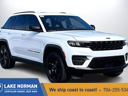 Used 2023 Jeep Grand Cherokee Altitude image 1
