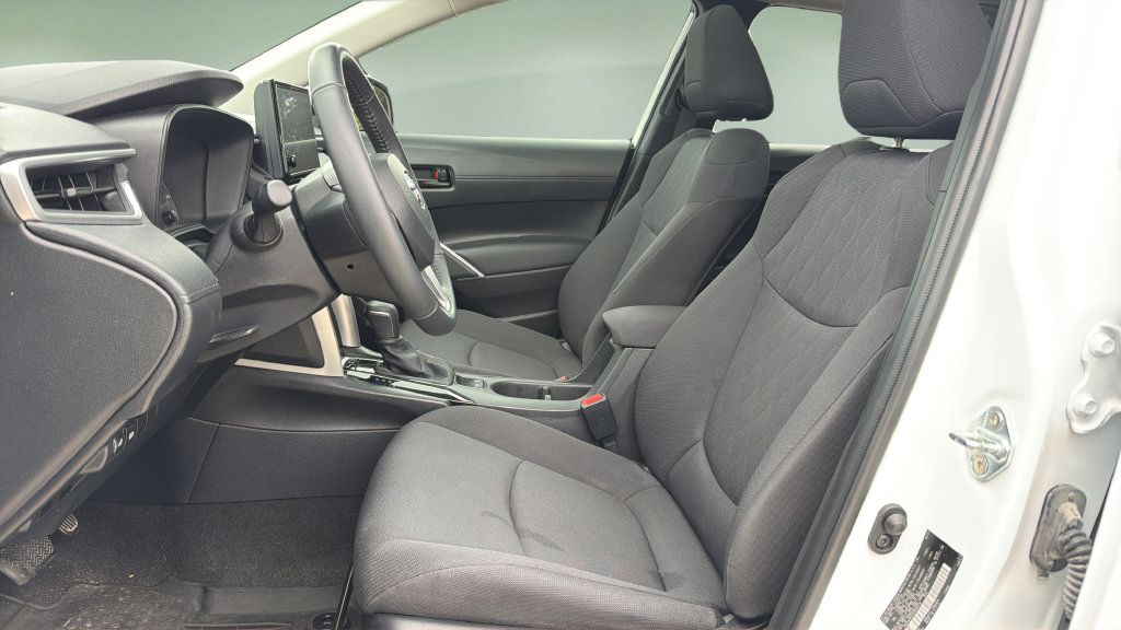 Used 2024 Toyota Corolla Cross LE w/ Moonroof Package AWD/4WD image 22