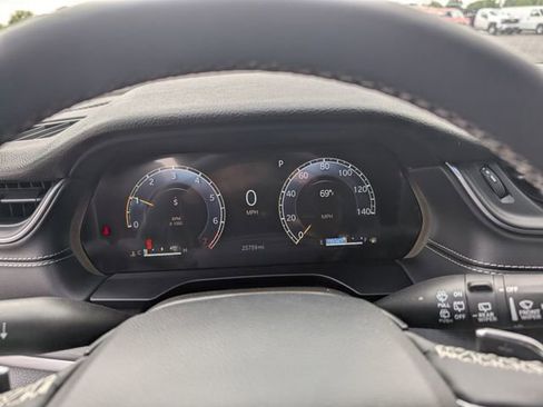 Used 2024 Jeep Grand Cherokee L Altitude AWD/4WD image 19