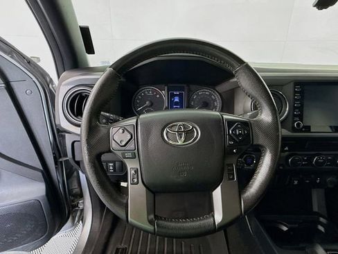 Used 2021 Toyota Tacoma TRD Sport image 11