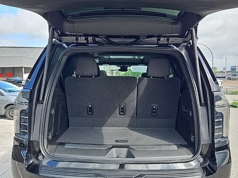 Used 2026 Chevrolet Tahoe High Country AWD/4WD image 28