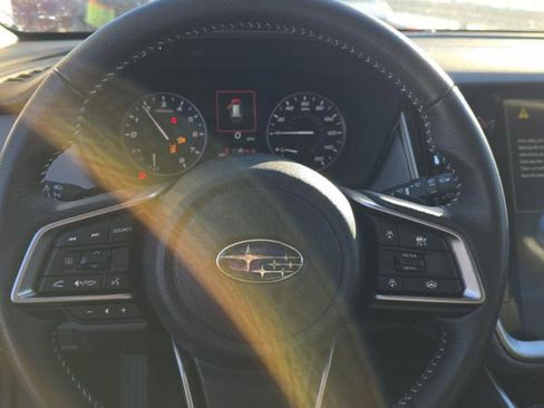 Used 2025 Subaru Outback Premium AWD/4WD image 6