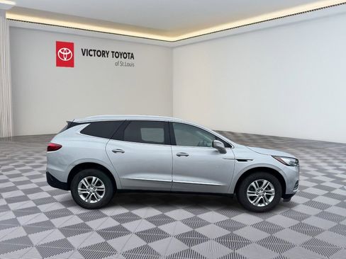 Used 2021 Buick Enclave Essence w/ Sound and Sites Package image 2