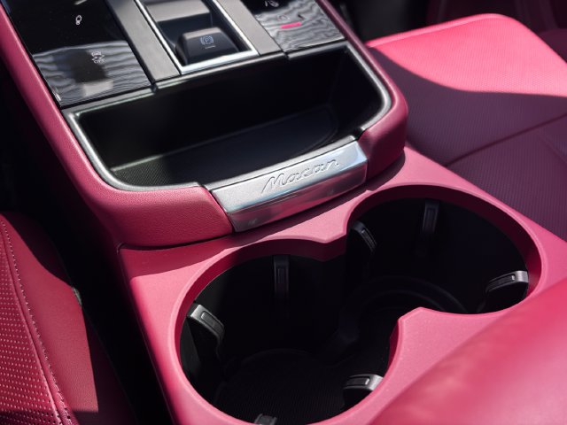 Certified 2025 Porsche Macan S AWD/4WD image 22