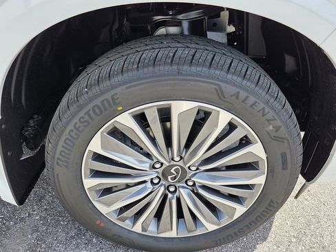 New 2026 INFINITI QX80 Luxe AWD/4WD image 10
