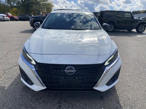 Used 2024 Nissan Altima 2.5 SV image 9