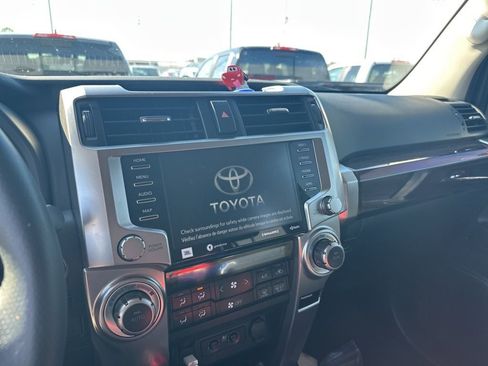 Used 2022 Toyota 4Runner Limited image 4