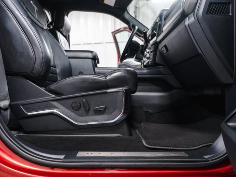 Used 2025 Ford F250 Platinum w/ FX4 Off-Road Package image 37