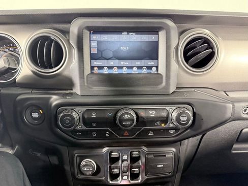 Used 2023 Jeep Gladiator Sport image 19