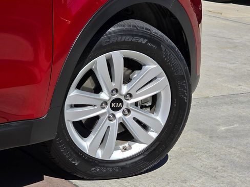 Used 2019 Kia Sportage LX image 14