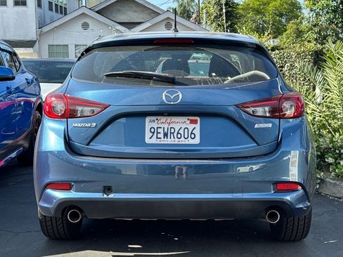 Used 2018 MAZDA MAZDA3 Touring FWD image 6