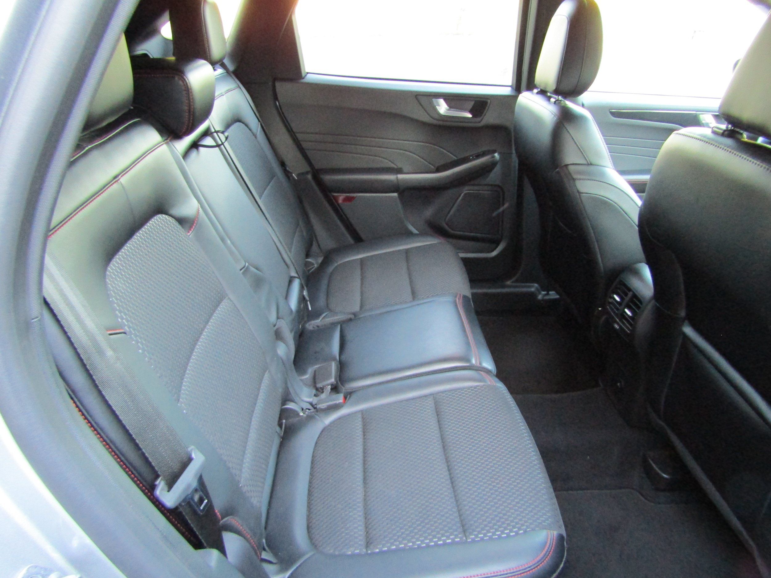 Used 2024 Ford Escape ST-Line w/ Tech Pack #1 AWD/4WD image 16
