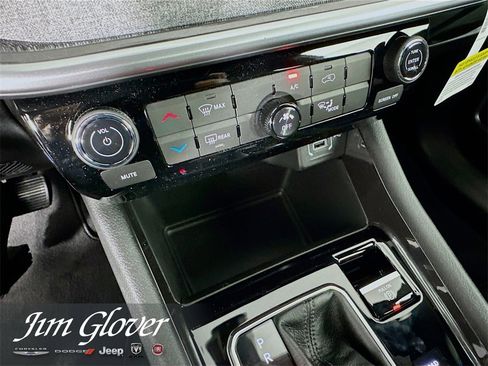 New 2026 Jeep Compass Latitude image 34