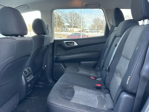 Used 2020 Nissan Pathfinder SV image 14