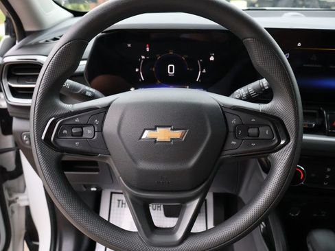 Used 2025 Chevrolet TrailBlazer LT AWD/4WD image 28