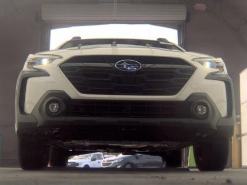 Used 2025 Subaru Outback Onyx Edition AWD/4WD image 3
