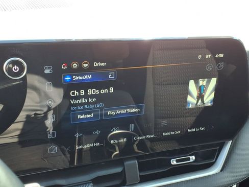 Used 2025 Chevrolet Equinox LT w/ Safety and Technology Package FWD image 18