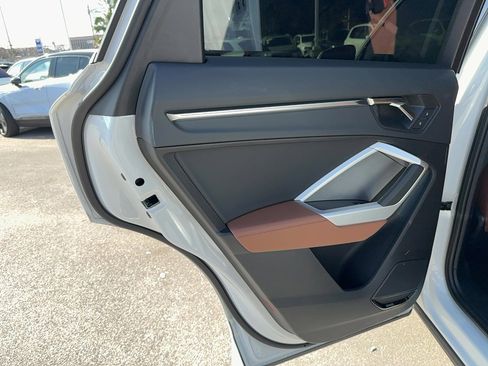 Used 2024 Audi Q3 2.0T Premium Plus image 13