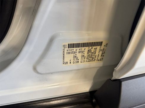 Used 2023 Nissan Rogue S image 31