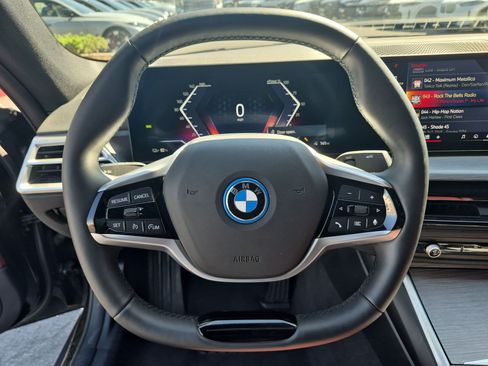 Used 2025 BMW i4 eDrive40 w/ Parking Assistance Package RWD image 18