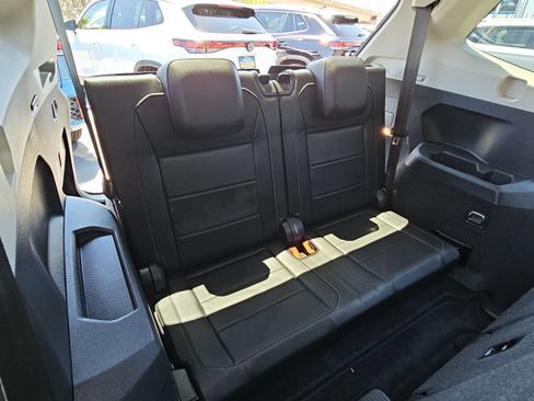 Used 2019 Volkswagen Tiguan SEL FWD image 12