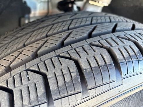 Used 2024 Mercedes-Benz GLC 300 4MATIC image 11