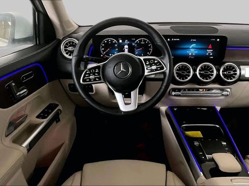 Certified 2022 Mercedes-Benz GLB 250 4MATIC image 6