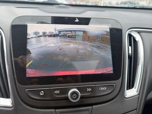 Certified 2018 Chevrolet Malibu LT w/ Leather Package image 10