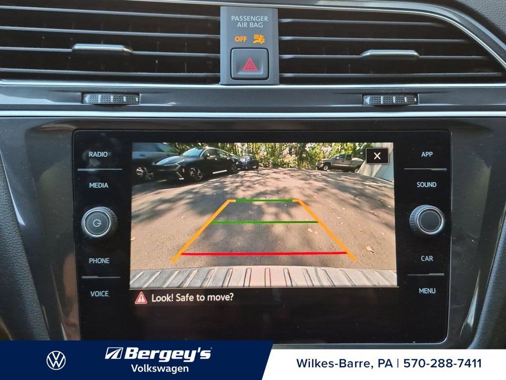 Certified 2024 Volkswagen Tiguan SE R-Line AWD/4WD image 19