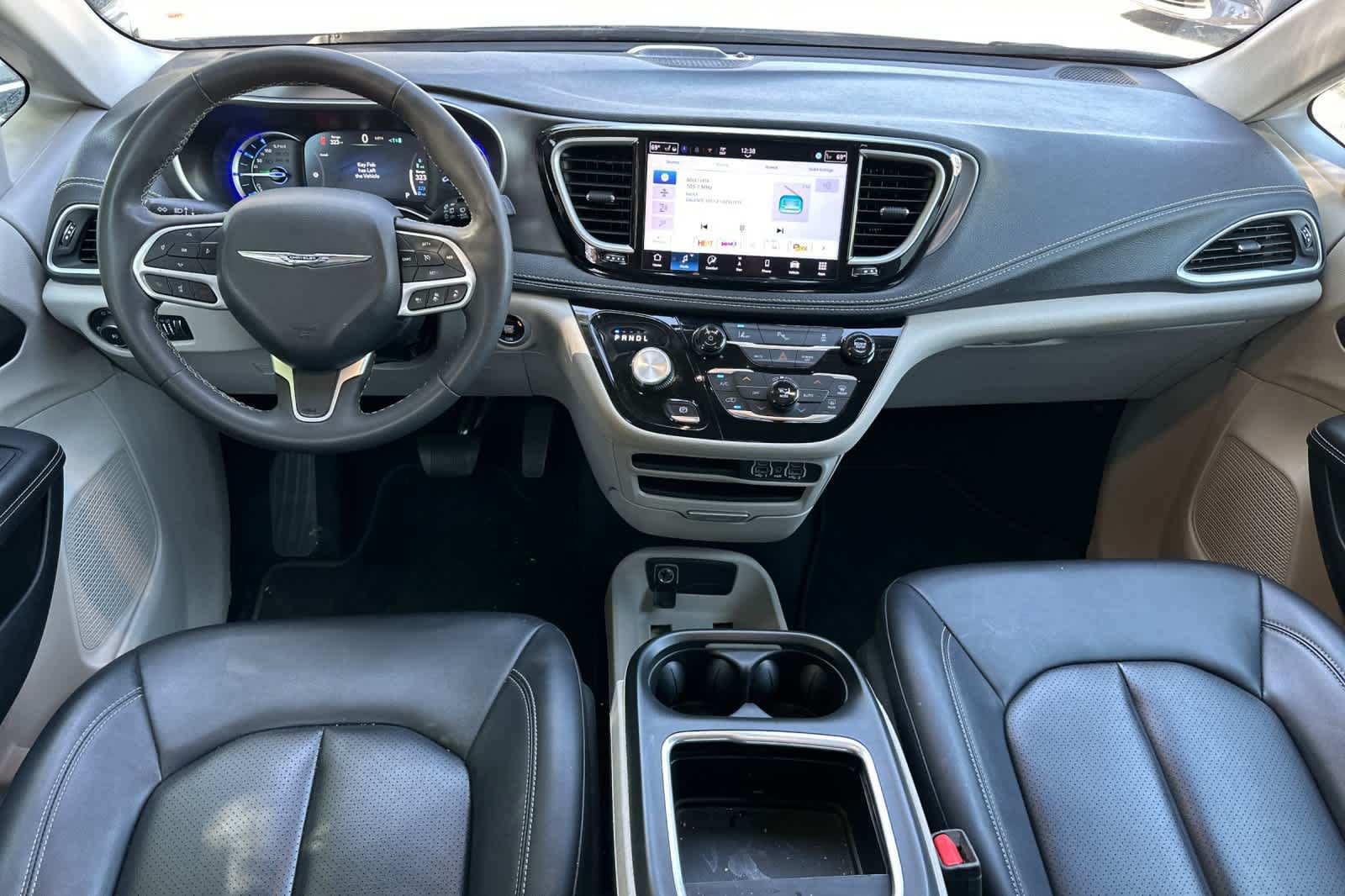 Used 2024 Chrysler Pacifica Limited FWD image 4
