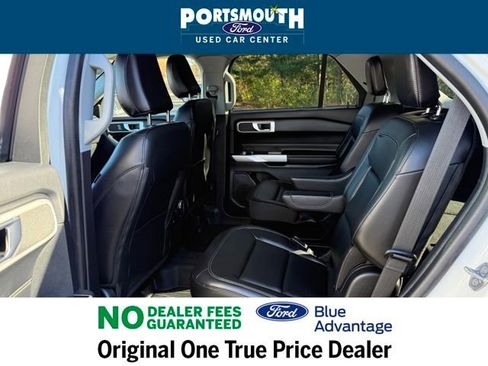 Used 2022 Ford Explorer XLT w/ Equipment Group 202A image 5