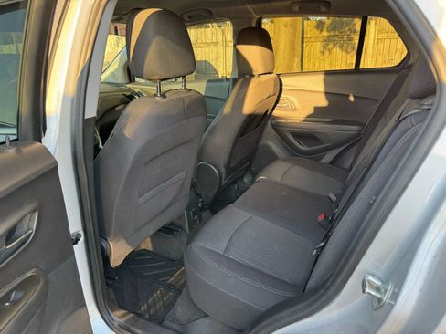 Used 2019 Chevrolet Trax LT FWD image 19