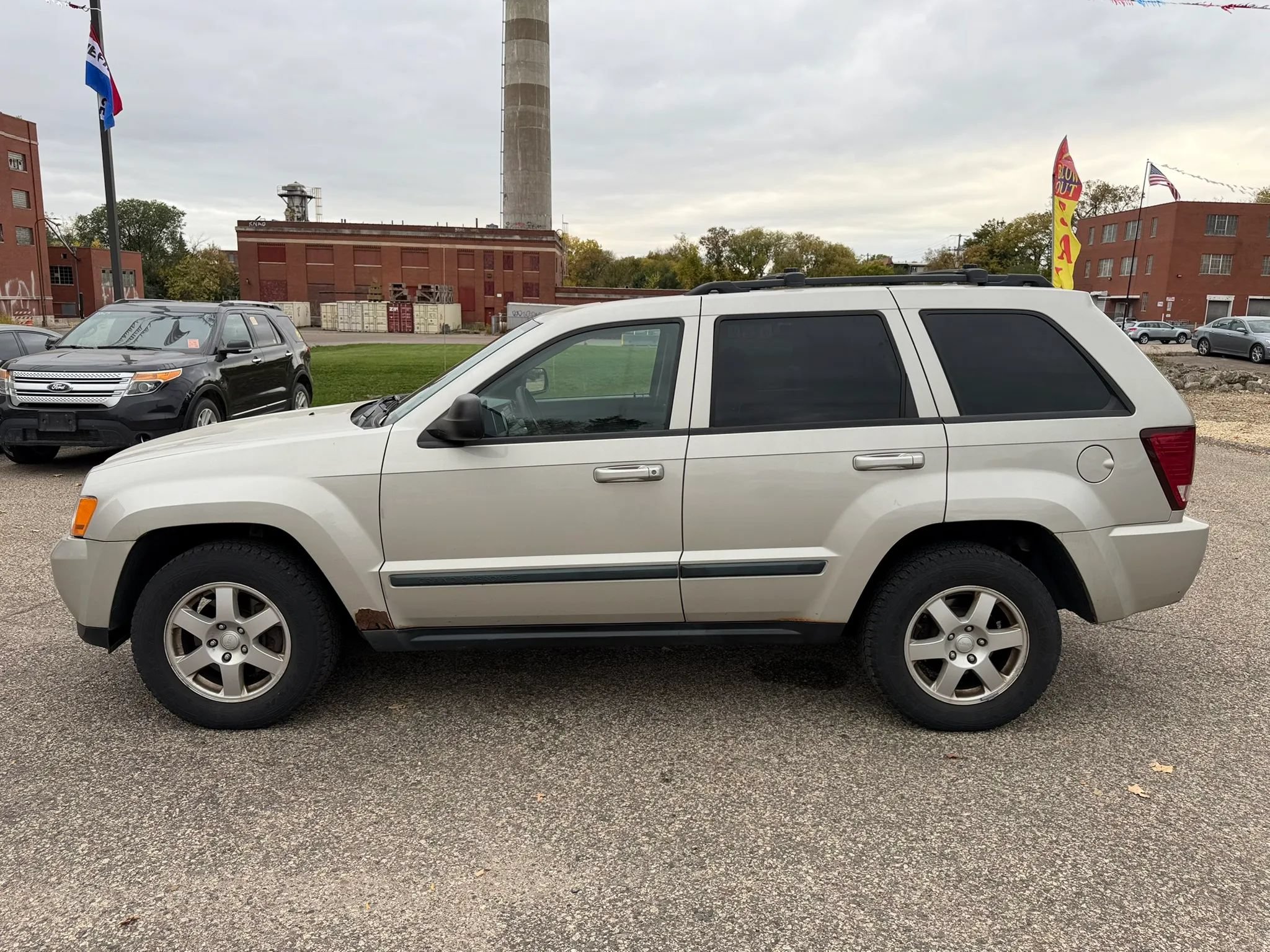 Used 2008 Jeep Grand Cherokee Laredo w/ Sun/Sound Group AWD/4WD image 3