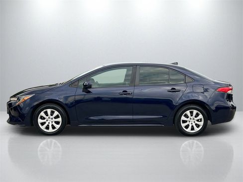 Used 2022 Toyota Corolla LE image 8