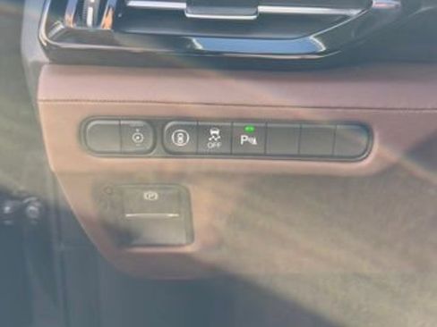 Used 2024 Acura MDX SH-AWD w/ Technology Package image 11