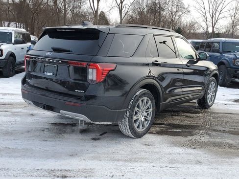 New 2026 Ford Explorer Active w/ Active Comfort Package image 4