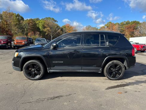 Used 2013 Jeep Compass 4WD image 2