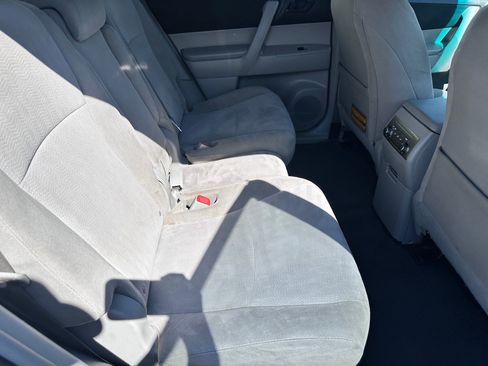 Used 2013 Toyota Highlander 4WD w/ Cold Weather Pkg image 10
