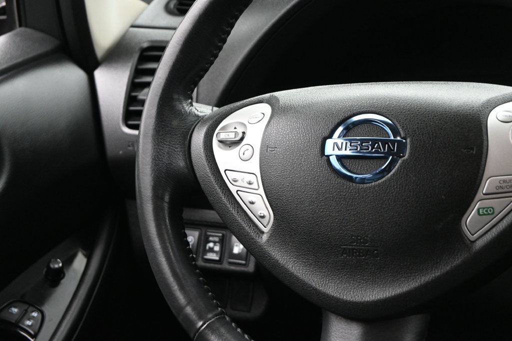 Used 2016 Nissan Leaf SL w/ Premium Package FWD image 20
