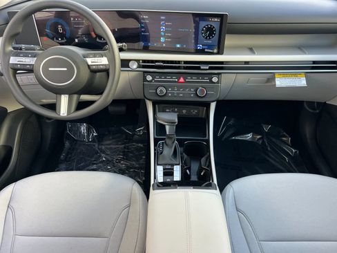 New 2026 Hyundai Tucson SE image 3