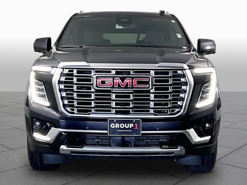 Used 2025 GMC Yukon XL Denali w/ Sun & Power Step Package AWD/4WD image 4