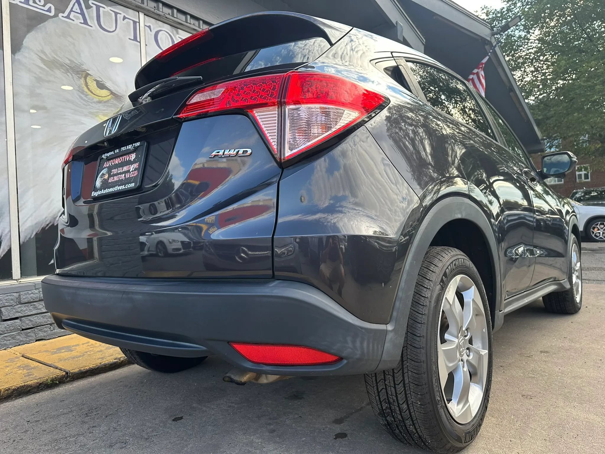 Used 2017 Honda HR-V EX image 3