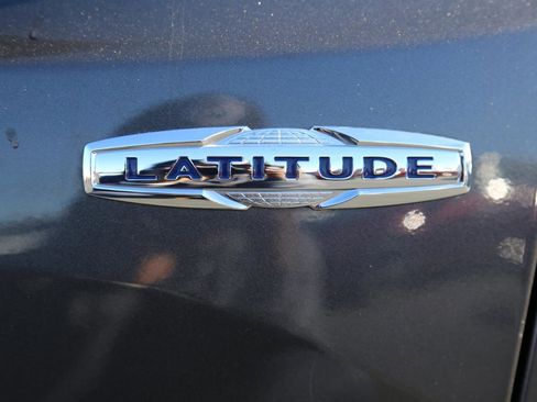 Used 2021 Jeep Renegade Latitude image 23