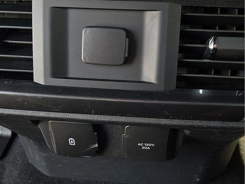 Used 2023 Ford F150 XLT w/ Equipment Group 302A High image 9