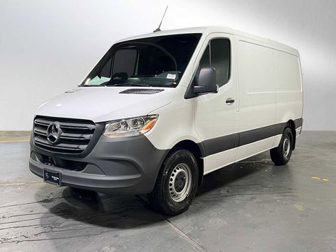 Used 2025 Mercedes-Benz Sprinter 2500 image 7