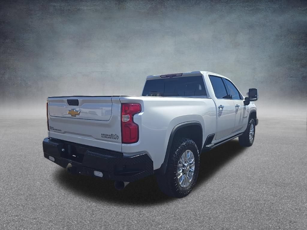 Used 2022 Chevrolet Silverado 2500 High Country w/ Technology Package AWD/4WD image 3