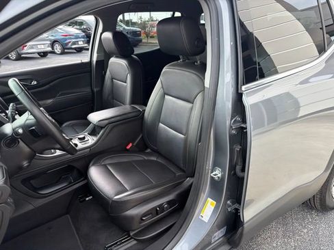 Used 2021 GMC Acadia SLT w/ Technology Package FWD image 15