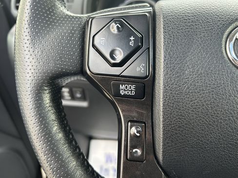 Used 2023 Toyota 4Runner TRD Off-Road Premium w/ Moonroof Package AWD/4WD image 24