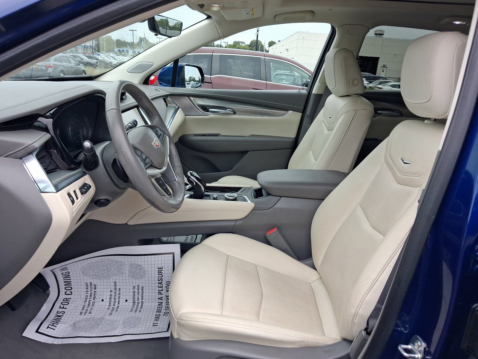 Used 2023 Cadillac XT5 Premium Luxury w/ Technology Package AWD/4WD image 5